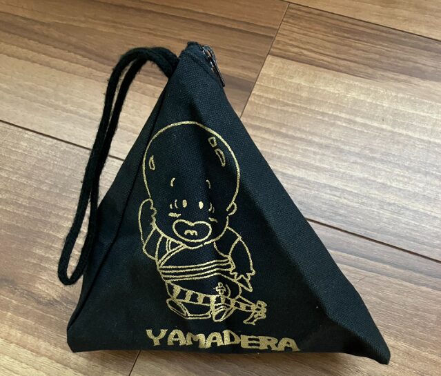 ゴミ拾いに使っている巾着袋
